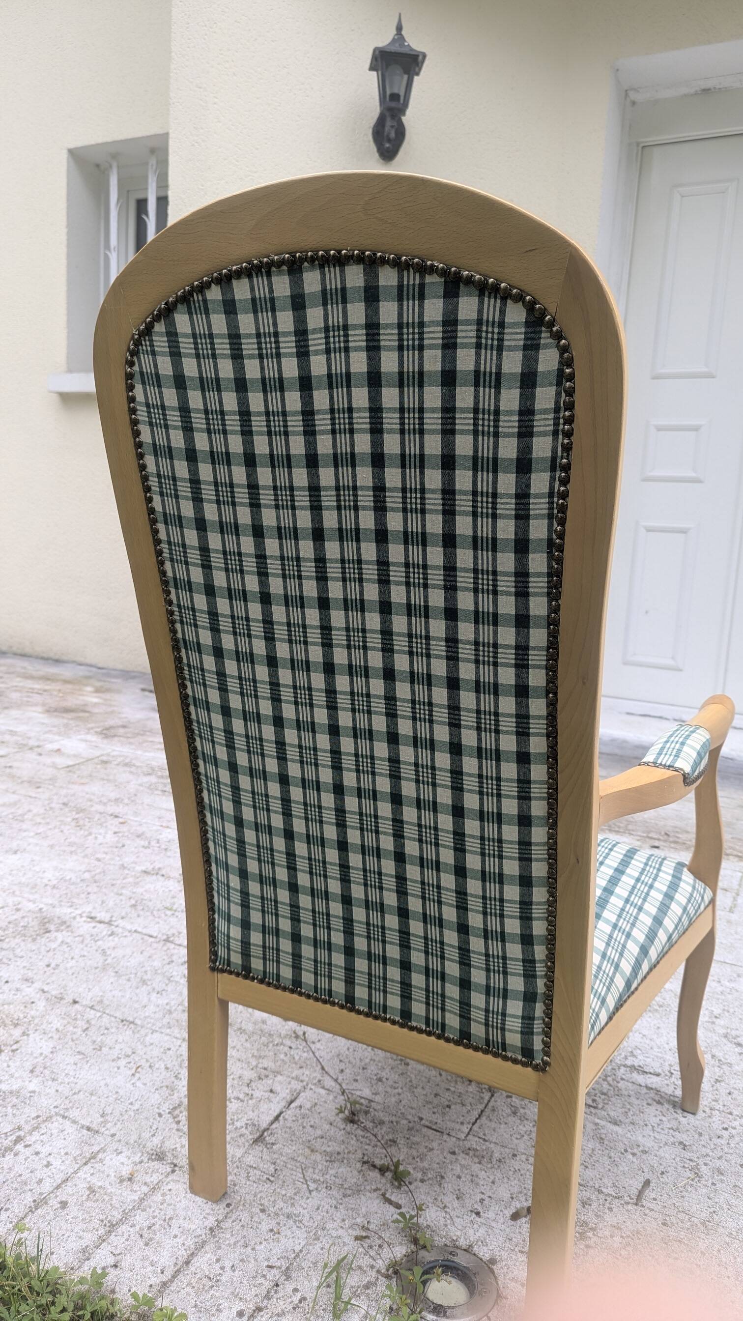 Fauteuil cabriolet / style Louis Philippe en parfait état – Tissu écossais