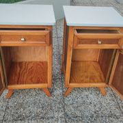 Paire de tables de chevet en chêne, a. 1950 ; piètement compas, design rétro vintage