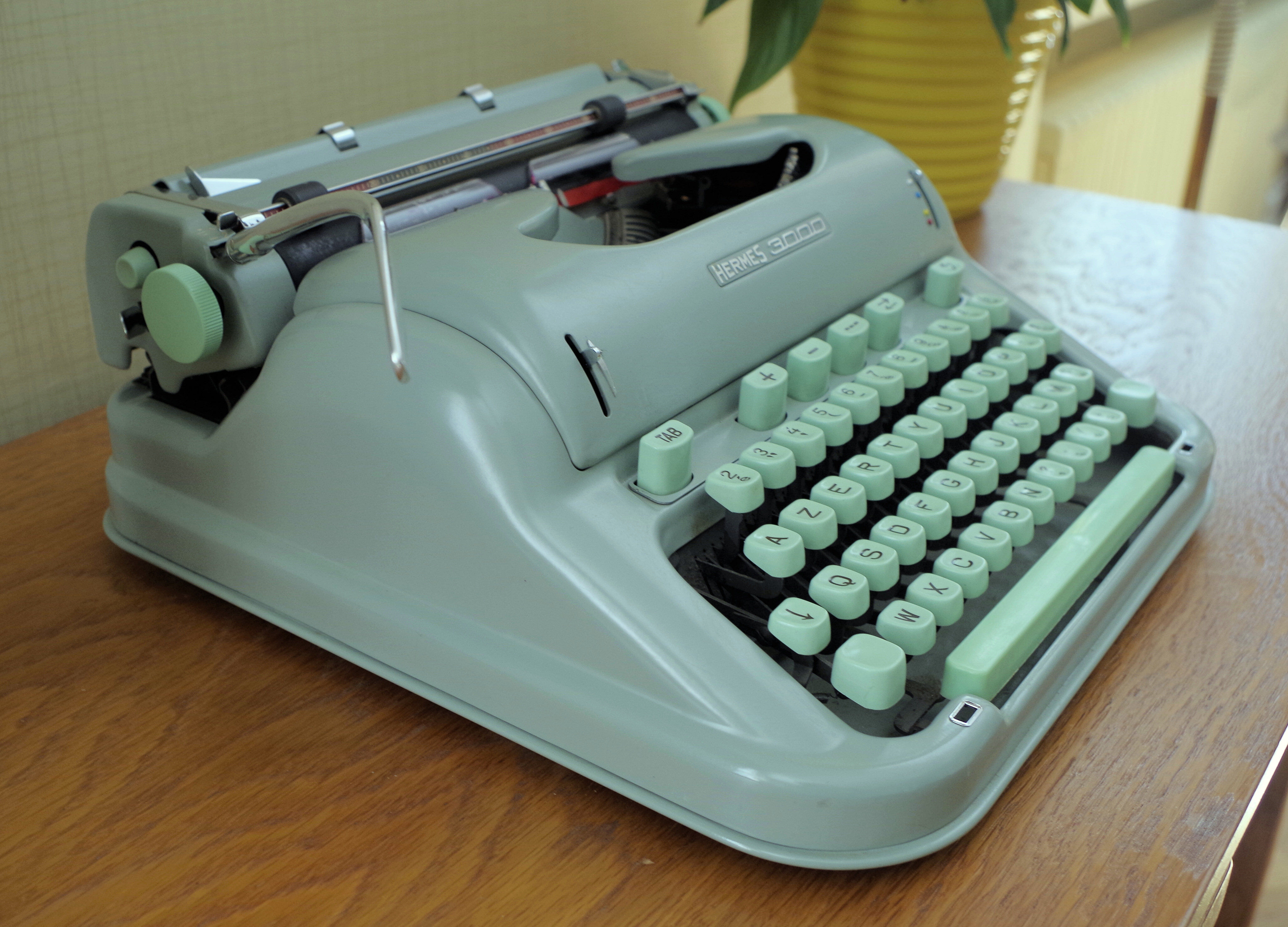 Hermes 3000 typewriter