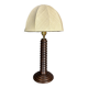 Lampe de table en bois tourné brutaliste du milieu du siècle dans le style de Charles Dudouyt, années 1950.