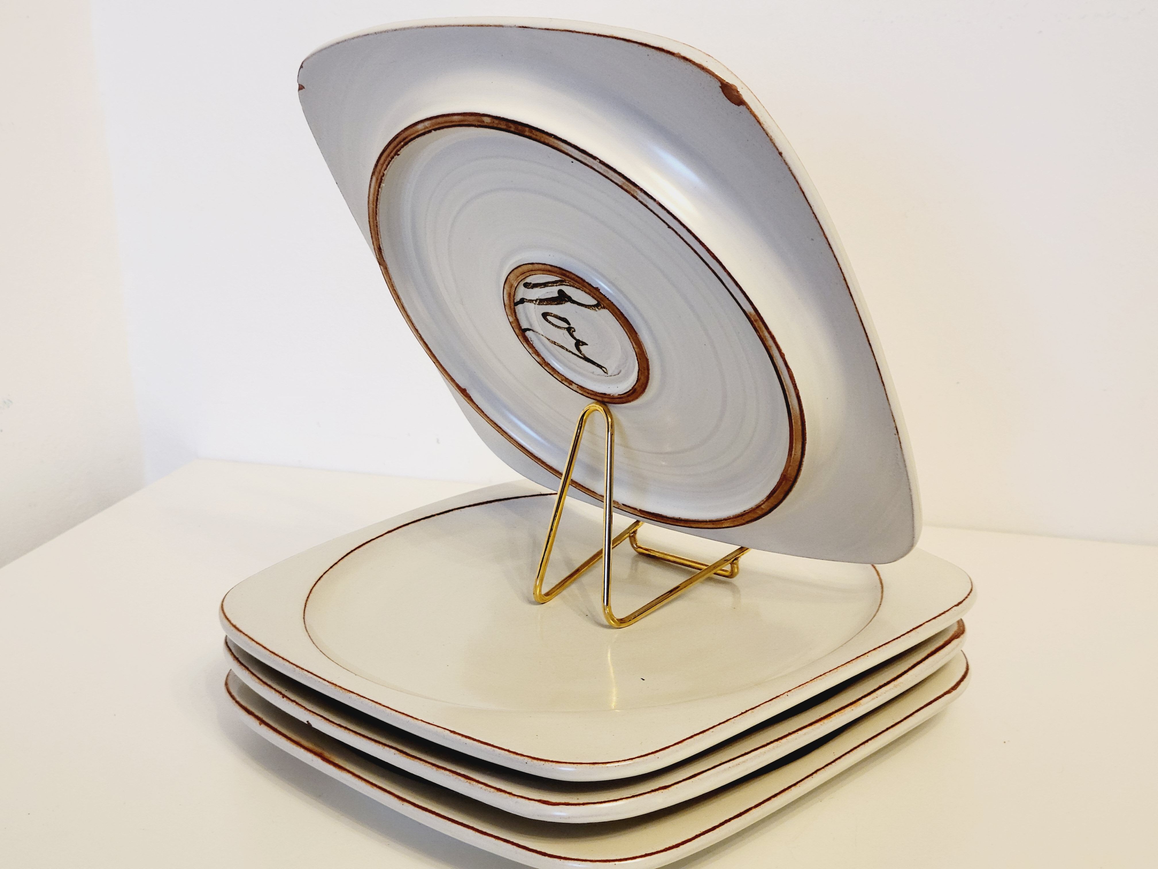 Olivier Roy Vallauris - 4 flat plates in vintage ceramic 1972