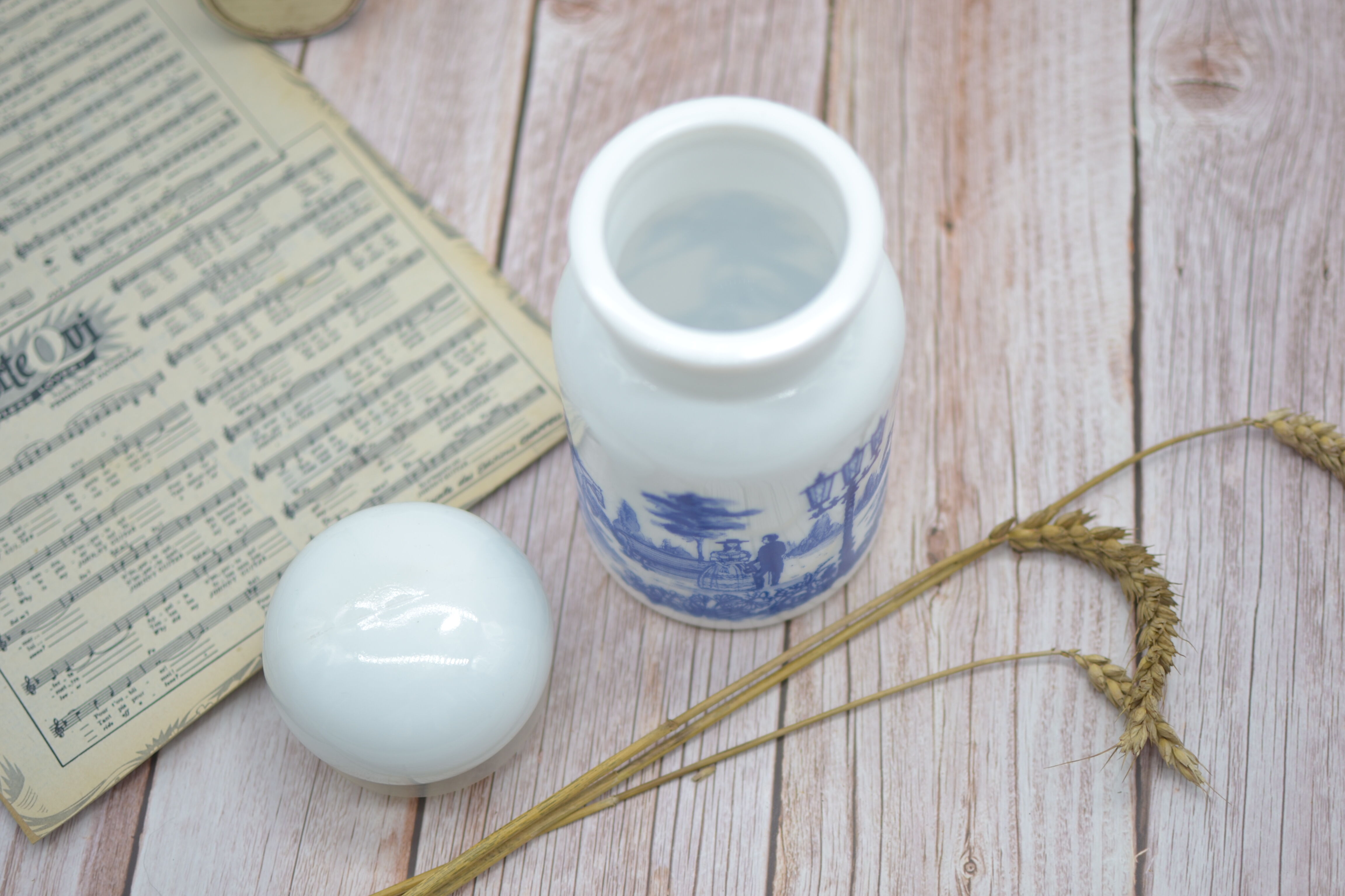 Opaline apothecary jar, Victorian style