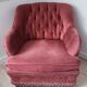 Fauteuil velours vieux rose et son repose pied