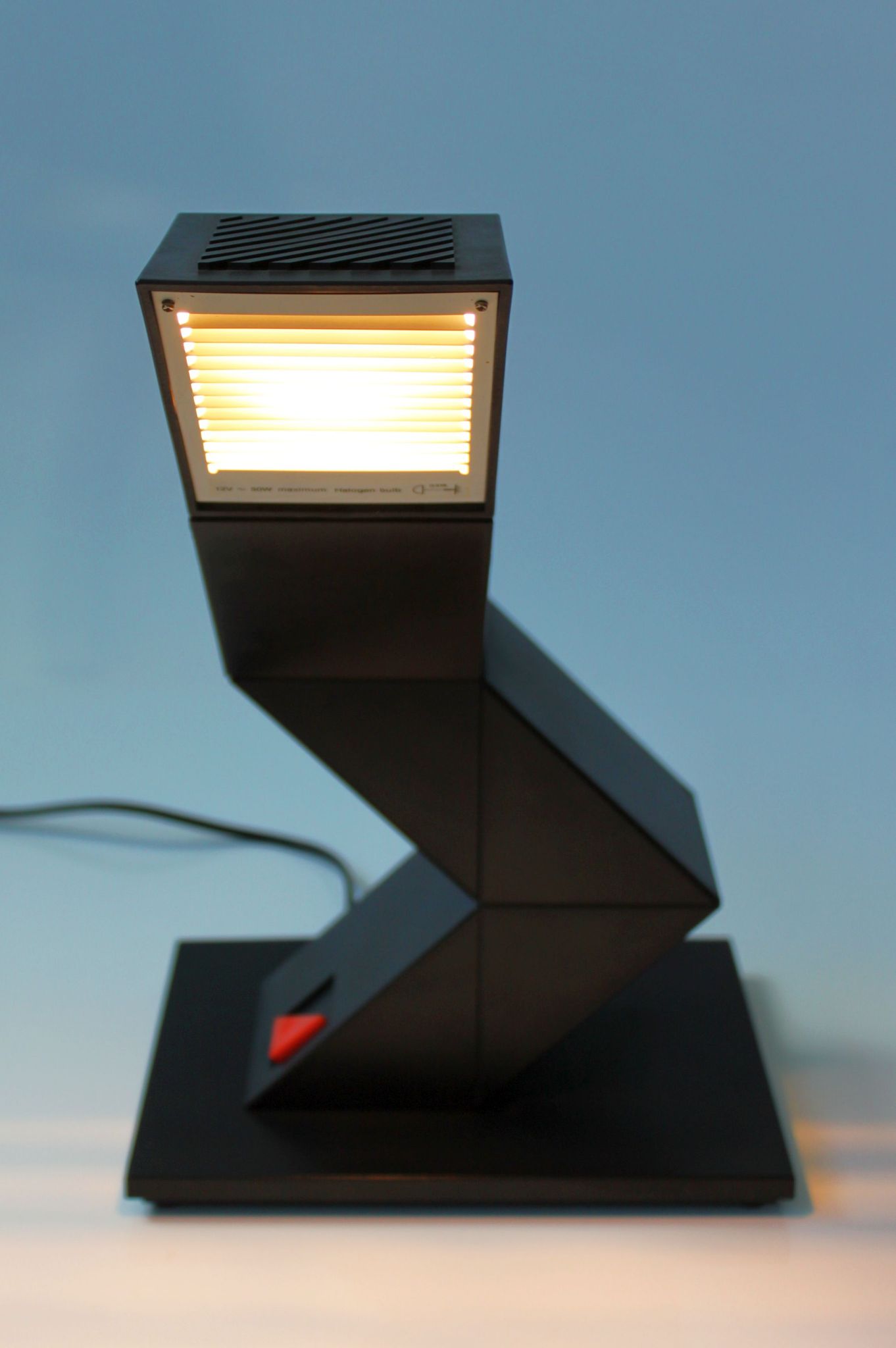 Lampe ZigZag par Shui L.D.Chan pour Massive-Elite, Belgique, 1984