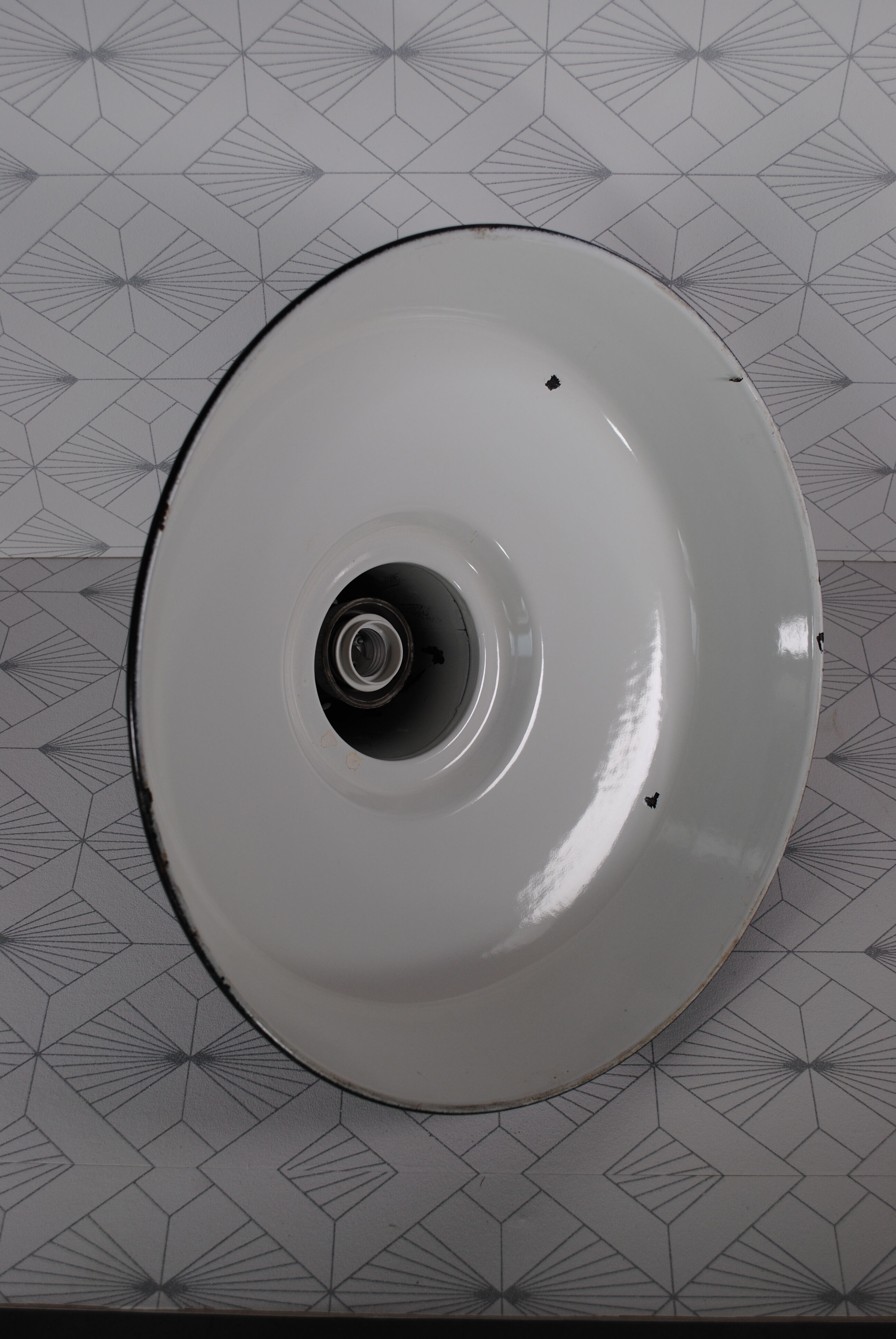 Enamelled industrial hanging