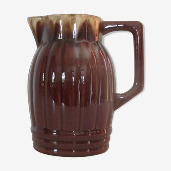 Pitcher in enamelled faience