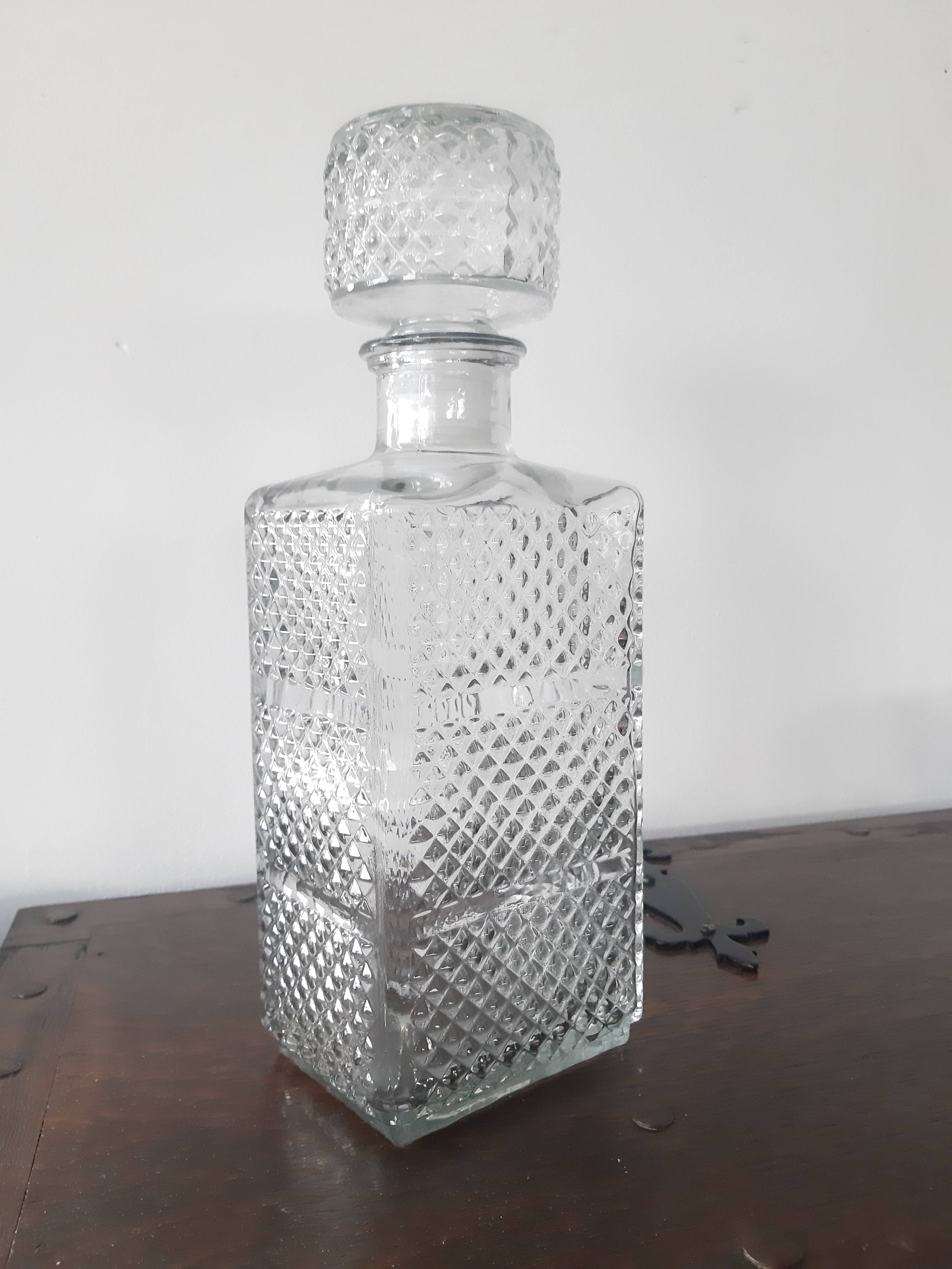 Glass whiskey carafe