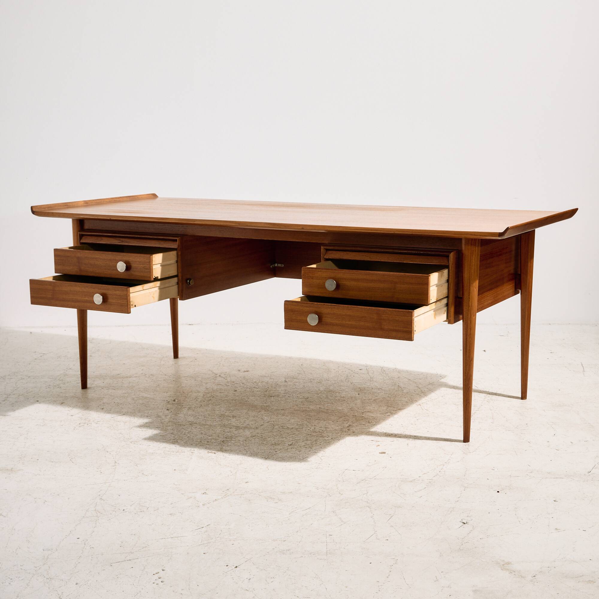 Bureau de Direction en teck, restauré