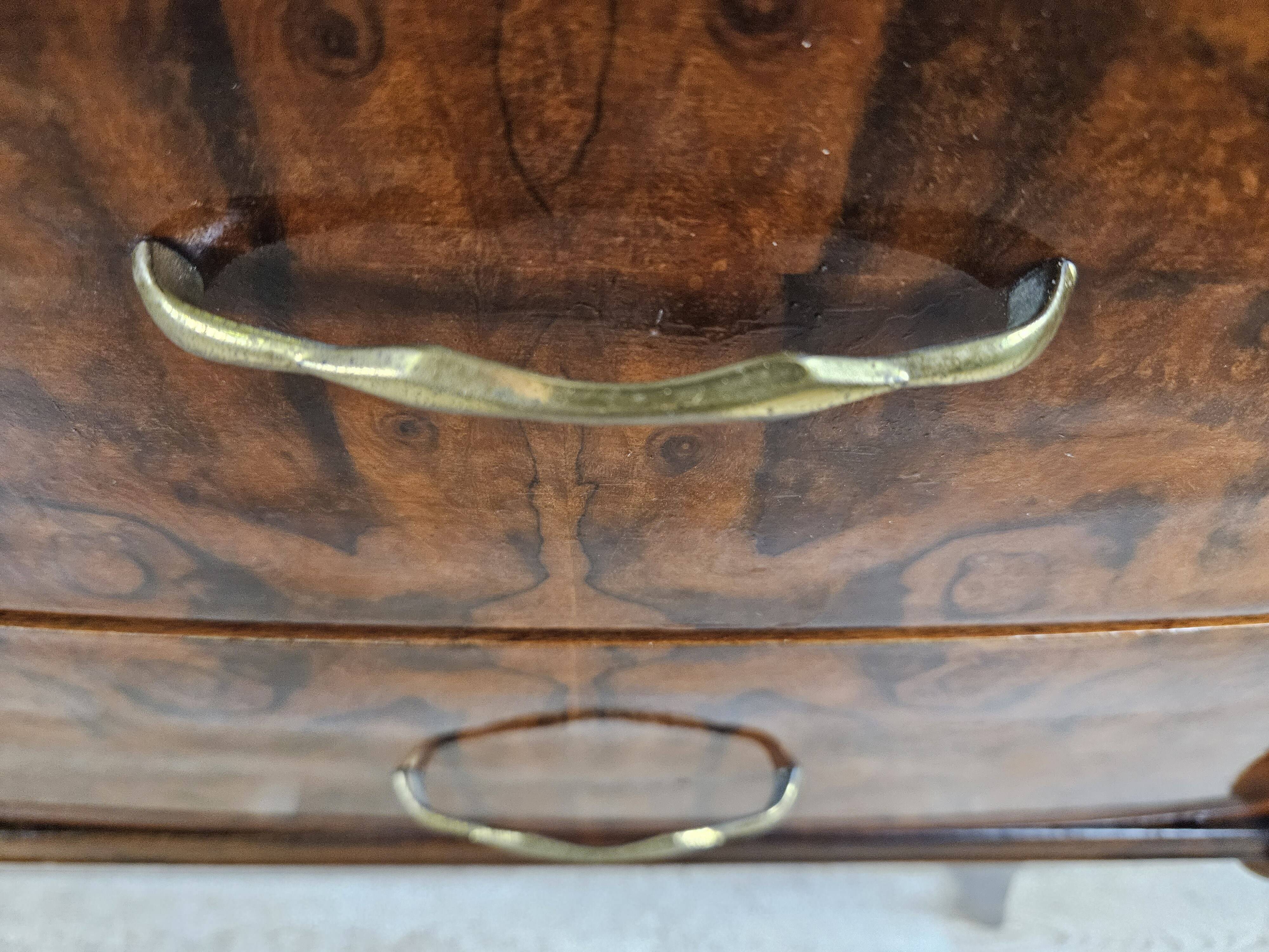 Commode des années 1960 avec verre et six tiroirs