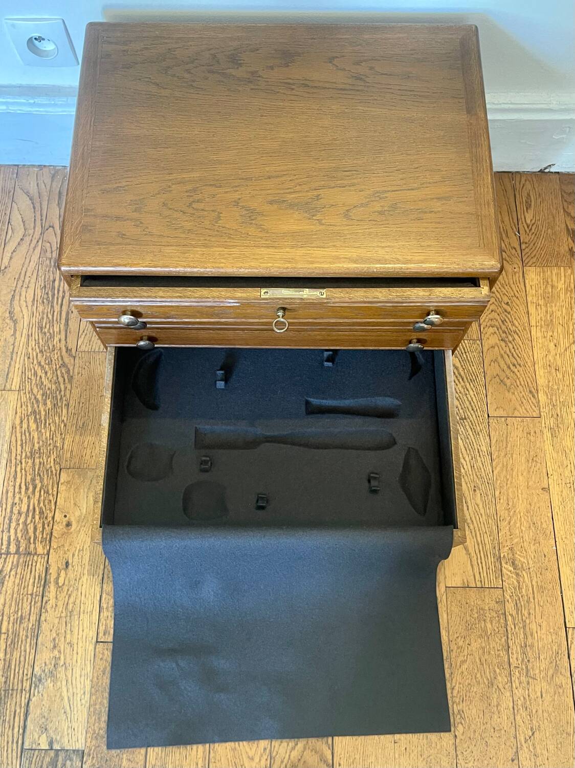 Oak silverware 132 place settings in excellent condition for Christofle Ercuis or others