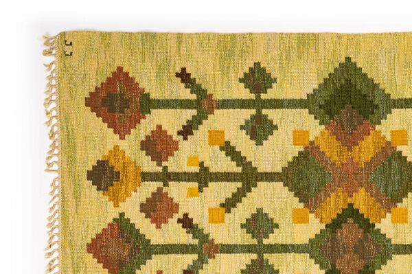 Tapis scandinave moderne du milieu du siècle par judith johansson. 240 x 180 cm (94 x 71 po).