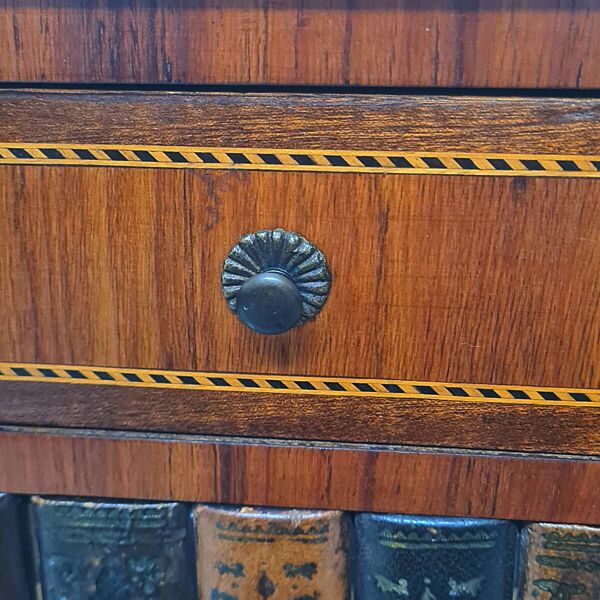 Table de chevet ancienne de style Louis XVI, vers 1900