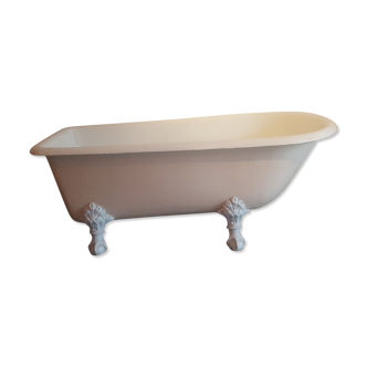 Cast-iron bathtub