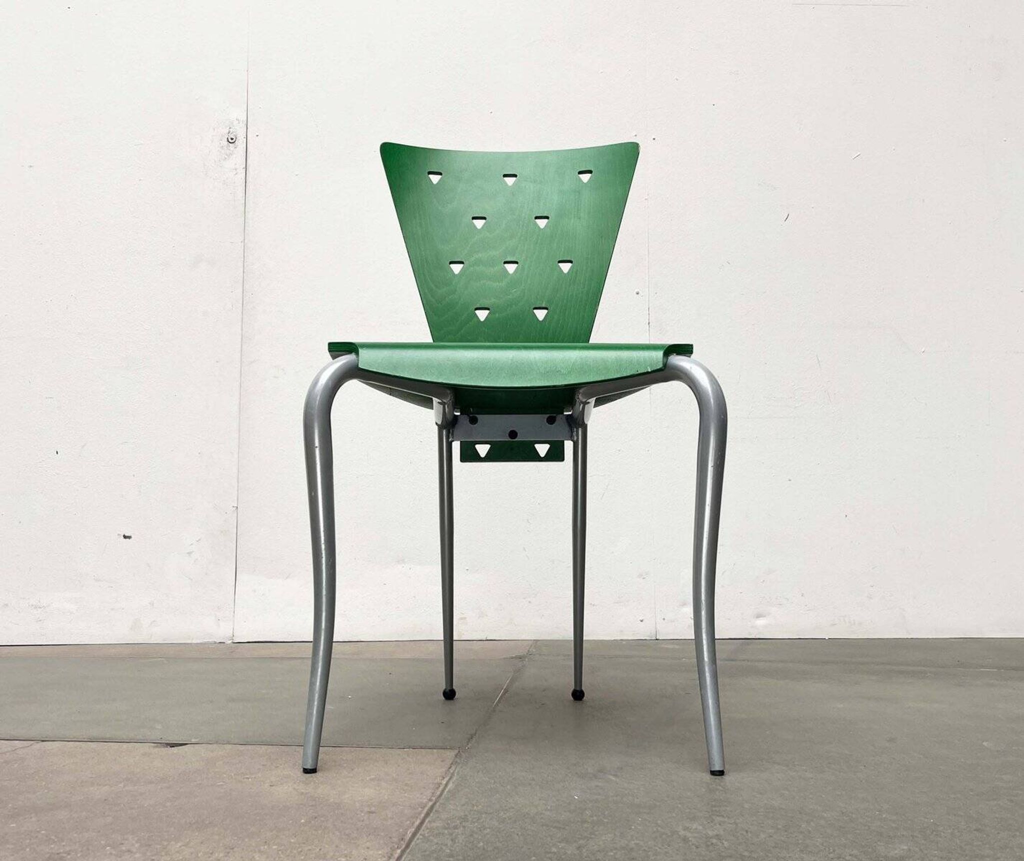 Chaise postmoderne italienne verte, années 1980