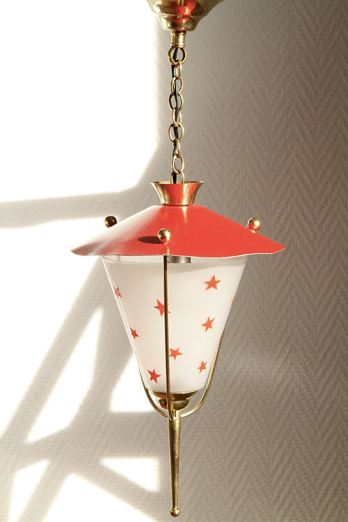 Suspension lamp in brass and red Rockabilly metal.