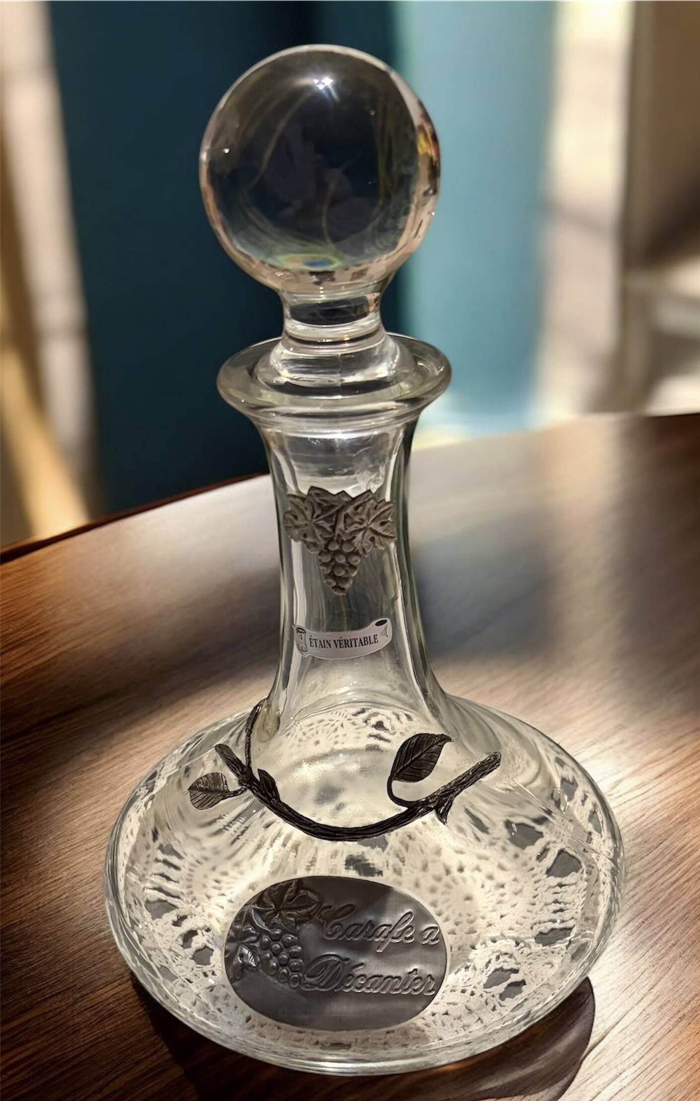 Decanter with pewter patterns