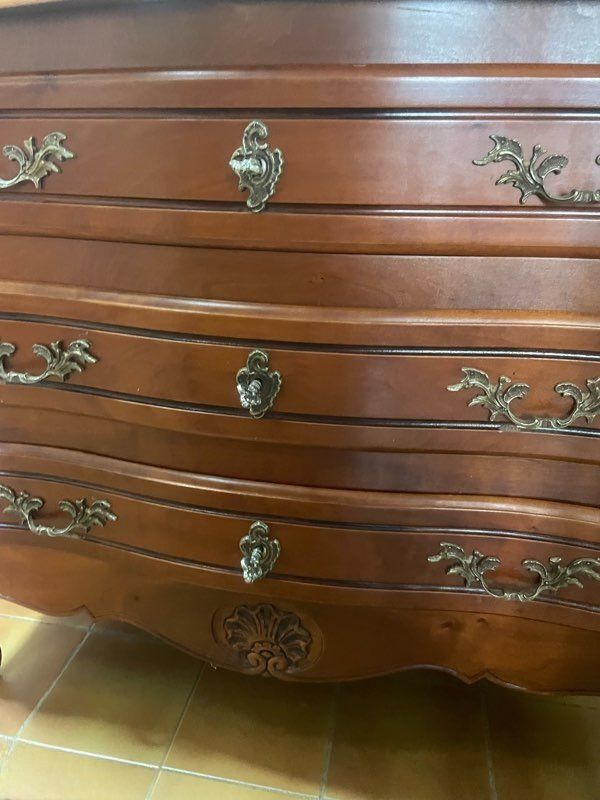 Commode style Louis XV