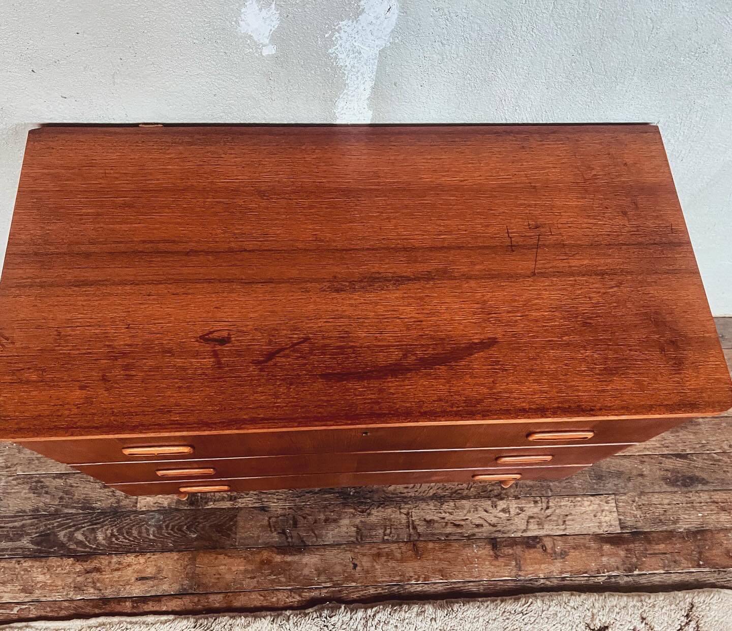 Commode vintage scandinave en teck 1960