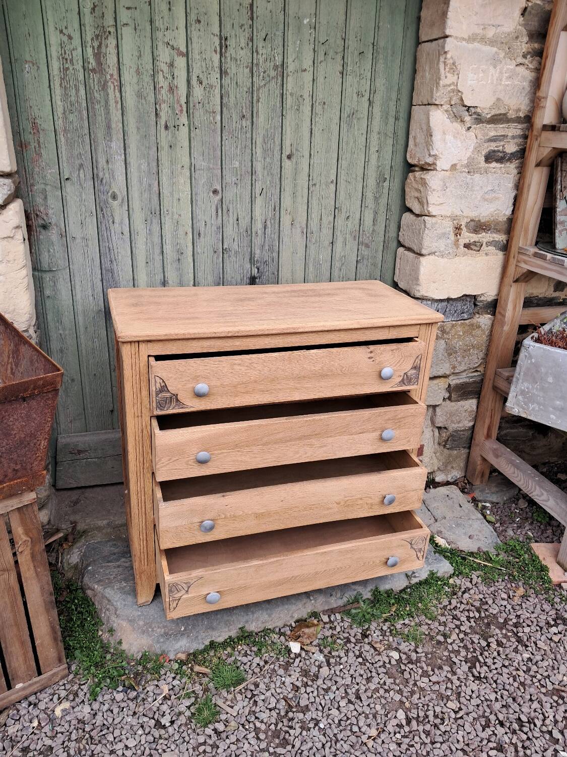 Art deco chest of drawers