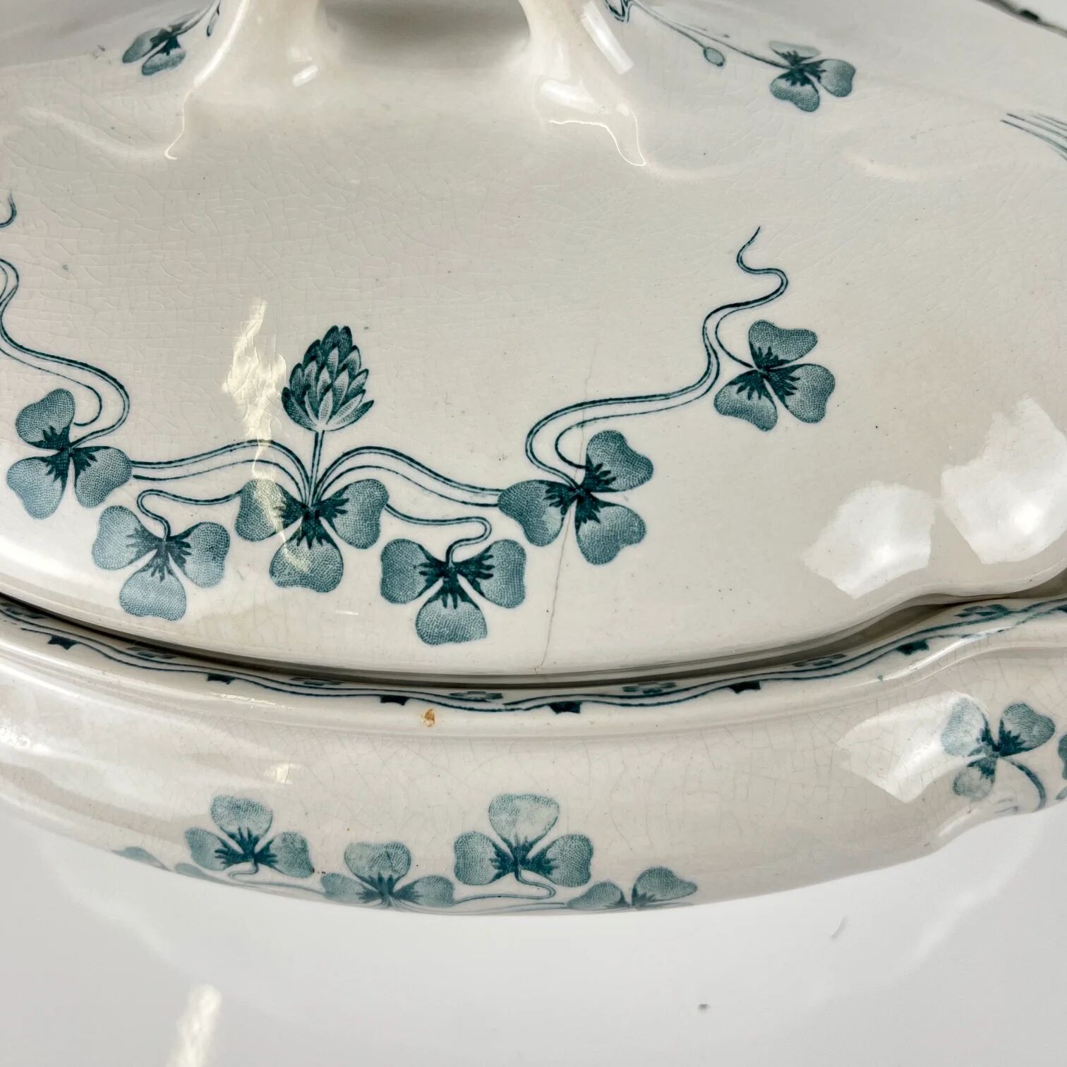 Vegetable dish Villeroy & Boch model "Clover - Klee", blue, 1890-1900