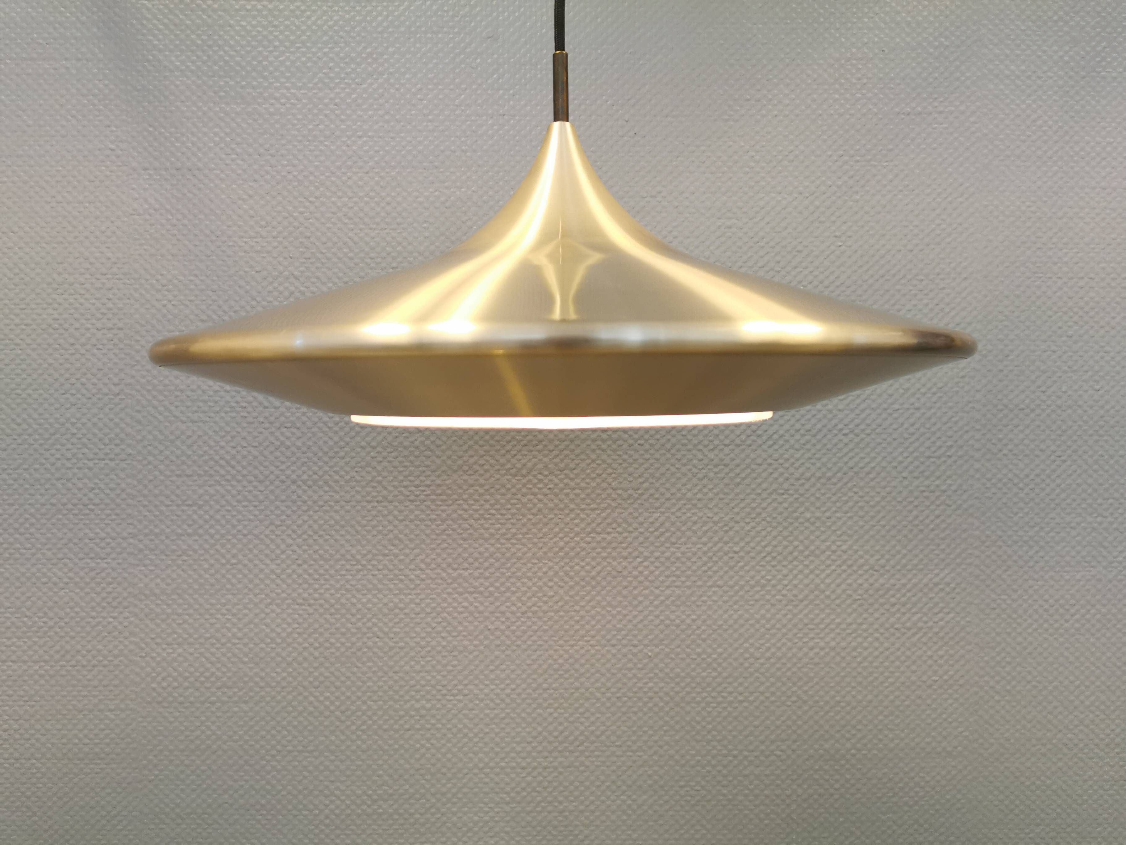 Minimalist and elegant gold coloured hanging lamp designed by Ejnar B. Mielby for Danish LYFA
