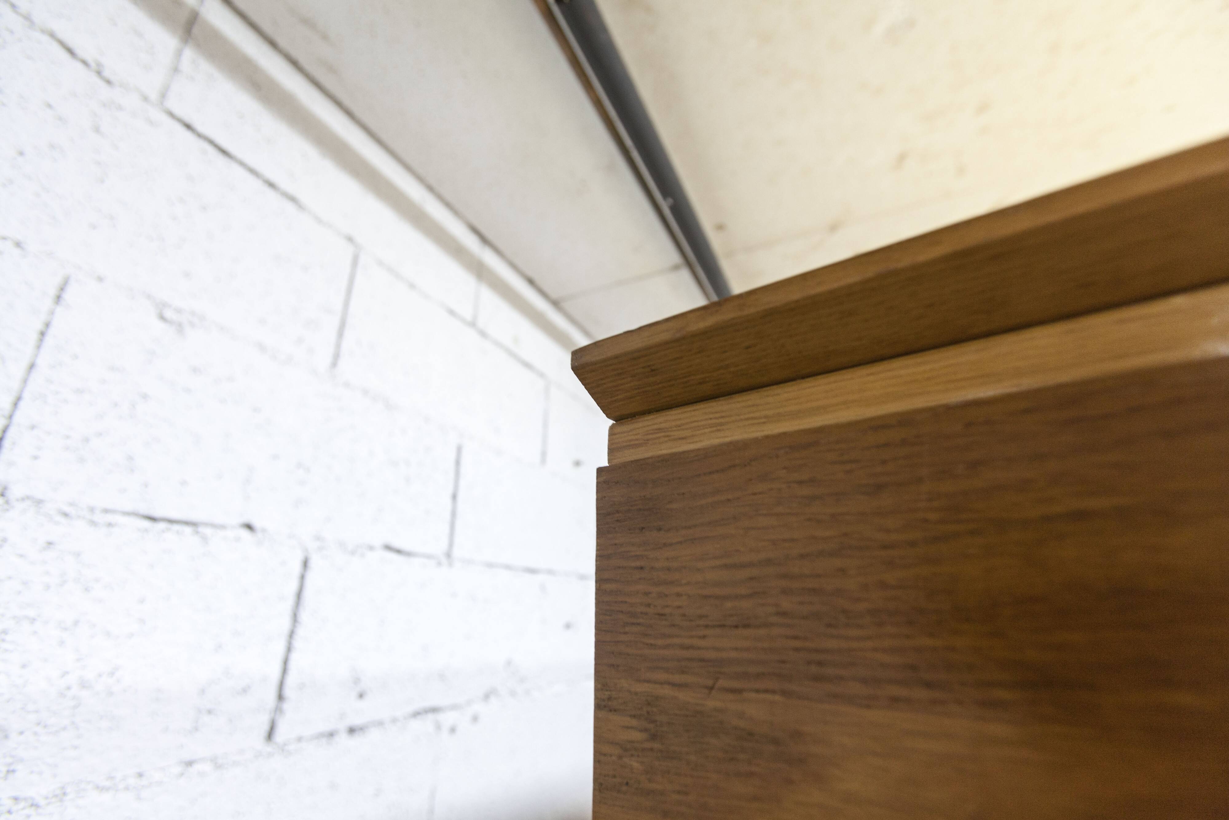 French wardrobe with tapered legs, 3 doors, 1 mirror (27*130), and 1 drawer.