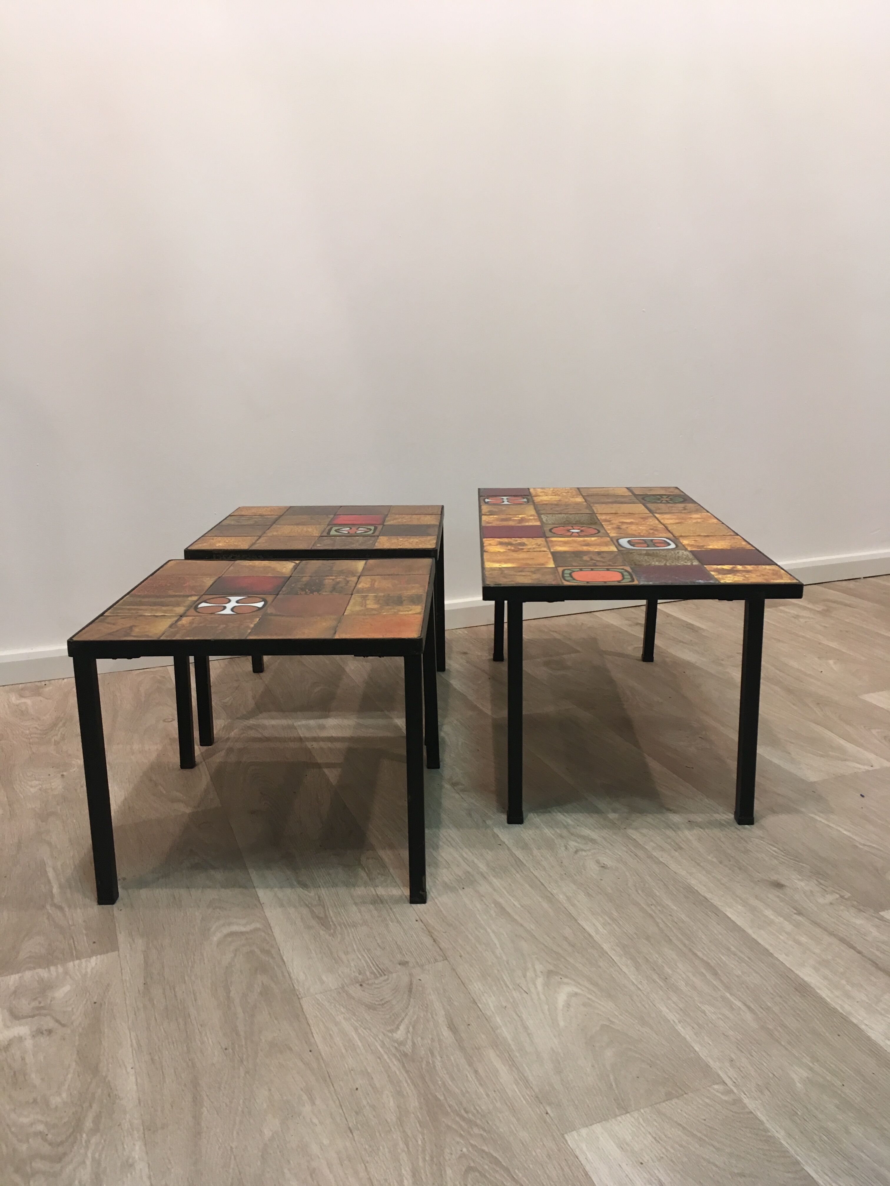 3 tables low ceramic 50s