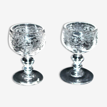 Lot de 2 verres à liqueur en cristal gravé à l'acide arabesques, 1900
