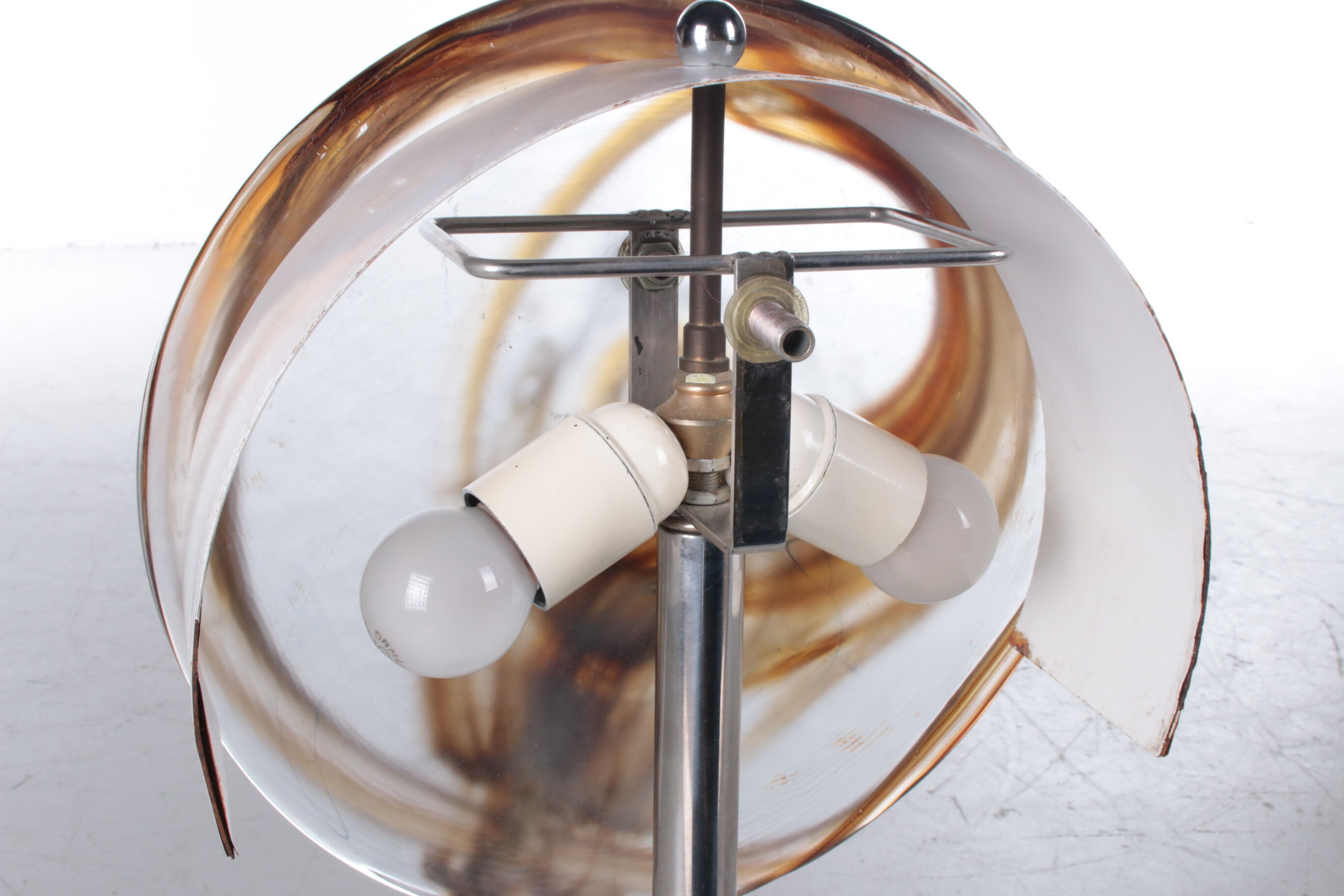 Rare beautiful French table lamp design by Jean-Pierre Alary, France.