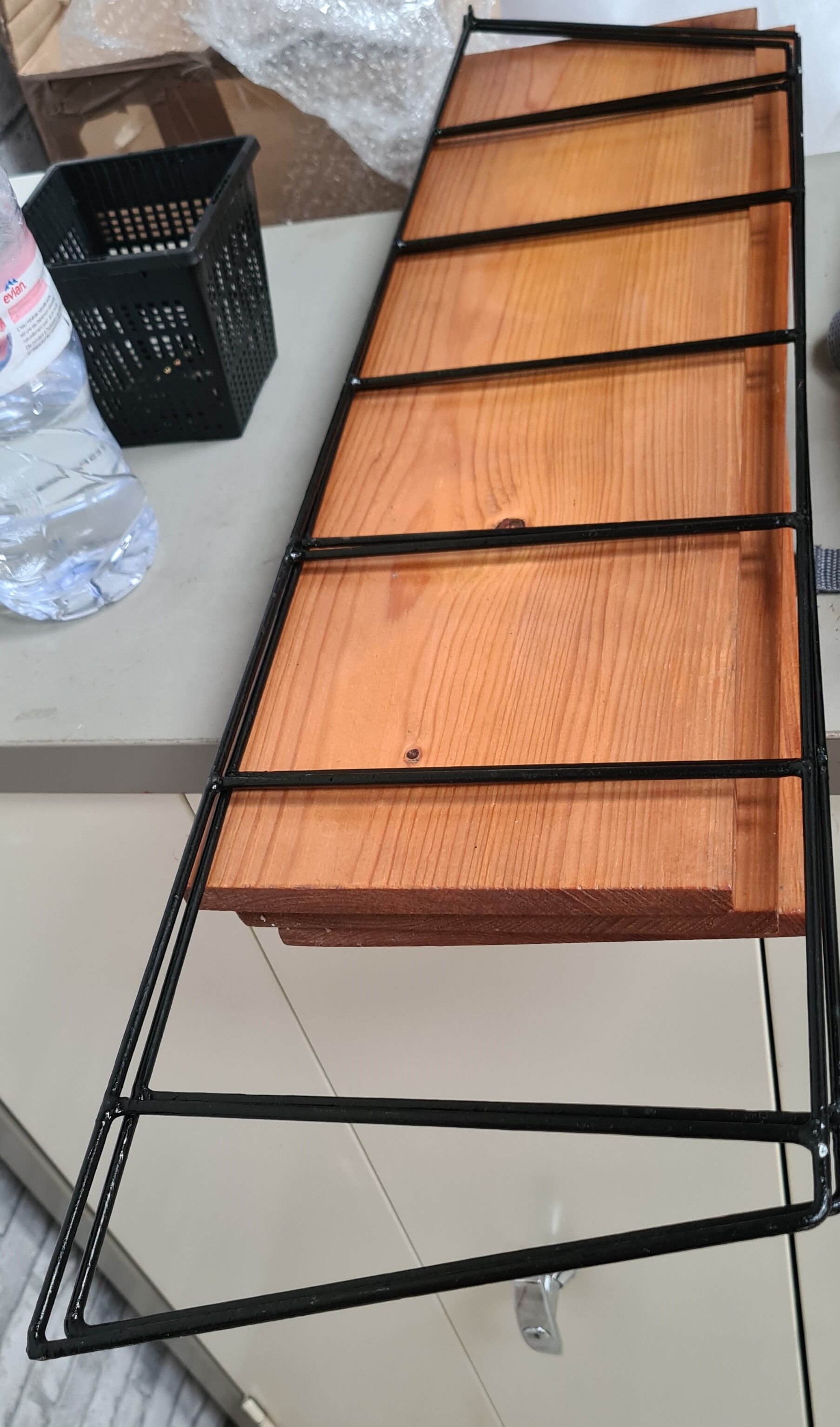 Wooden floor 1950 tomado style, String, 83x20x64. Superb condition, of course some trace use, very b