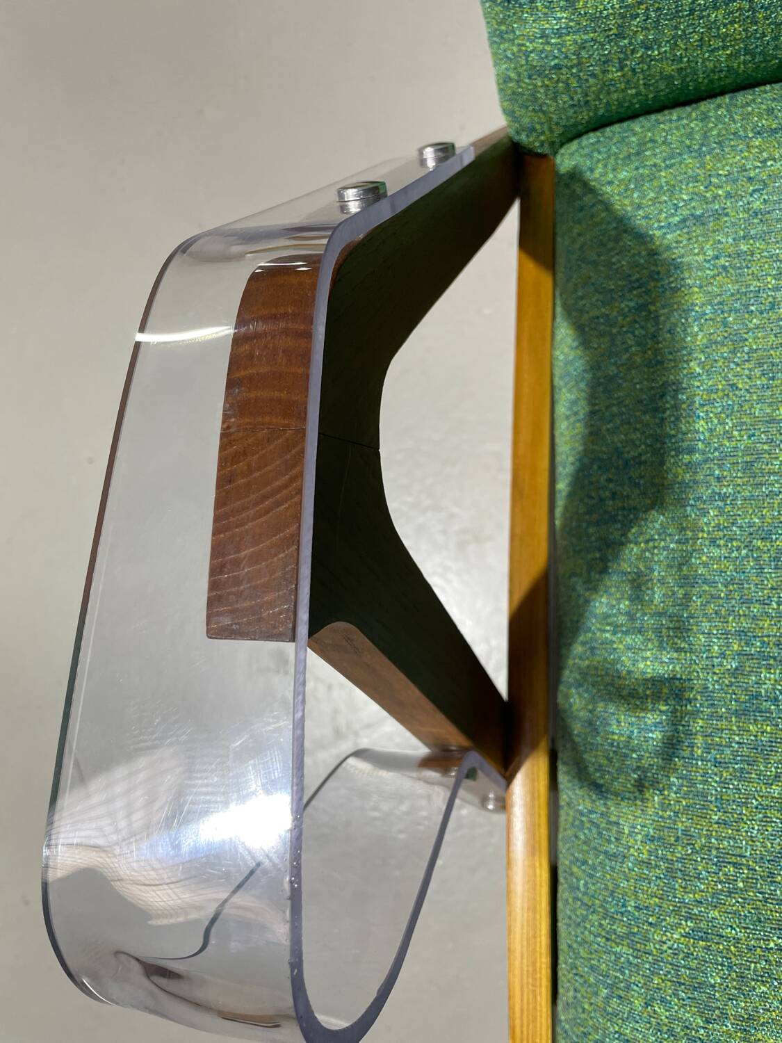 Paire de fauteuils par Tatra Nabytok