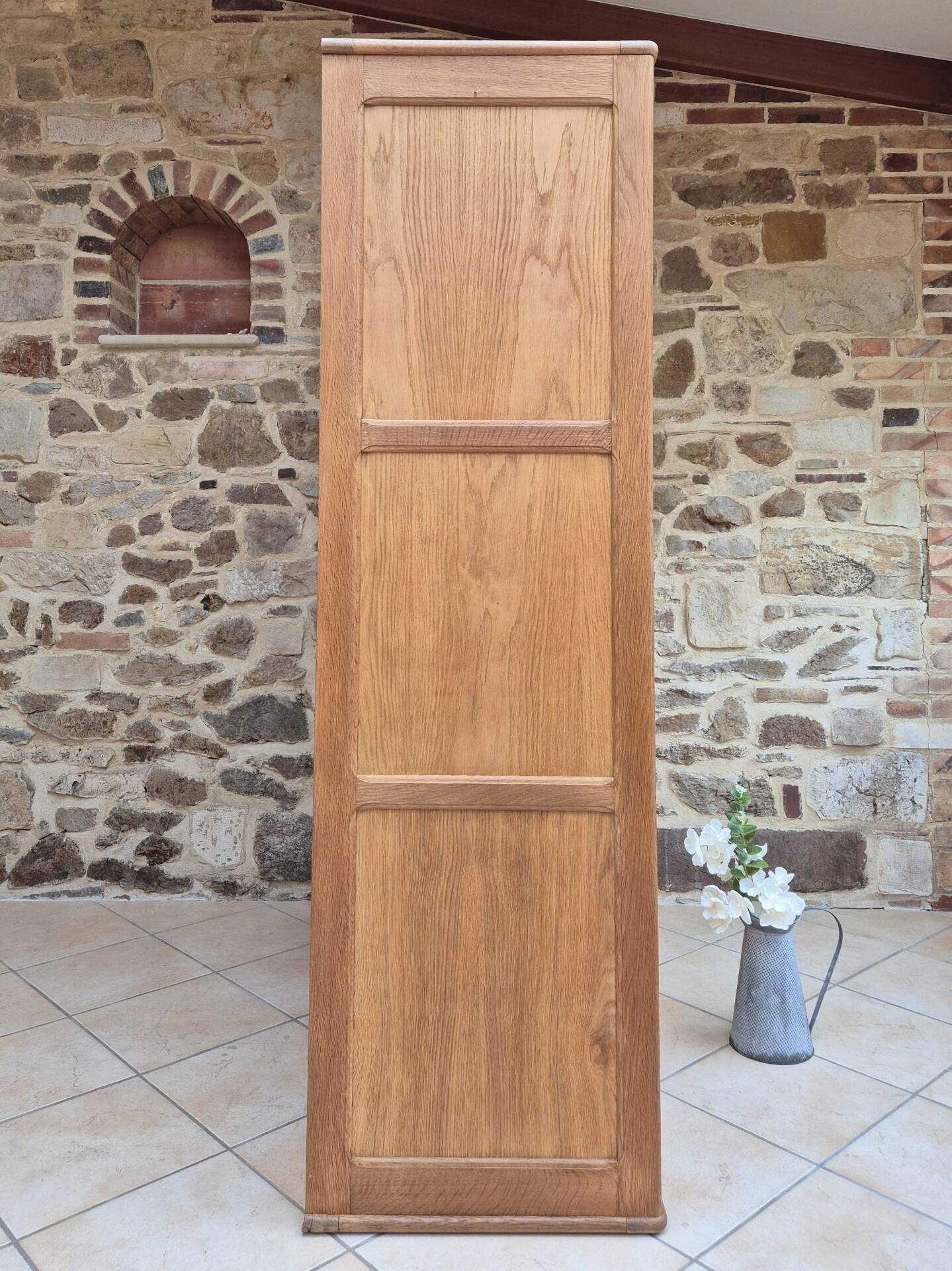 Armoire vintage