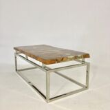 Pretty coffee table in an eglomized glass