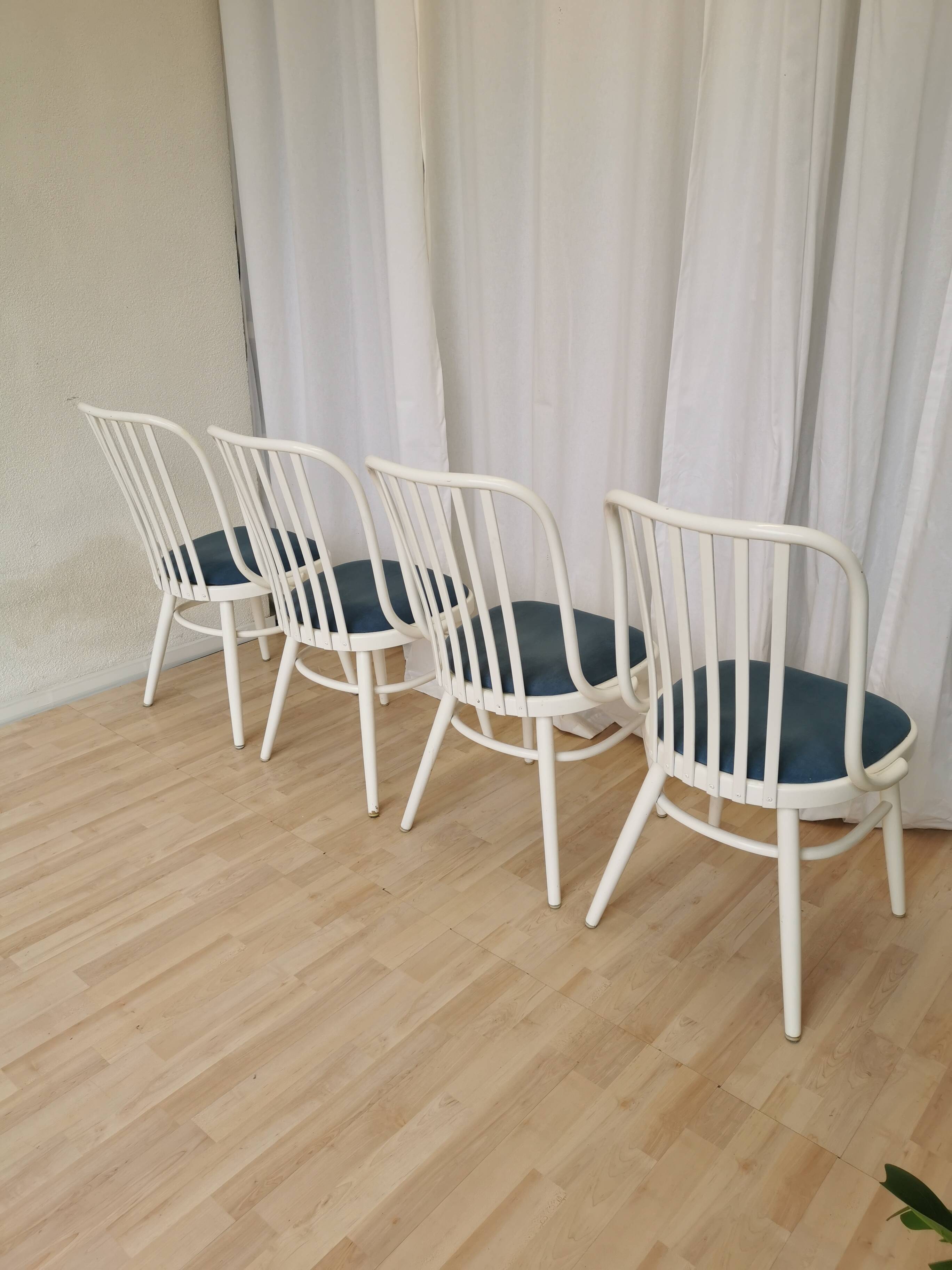 Set of 4 Vintage Bentwood White Dining Chairs in Ligna Style wit Blue Seat