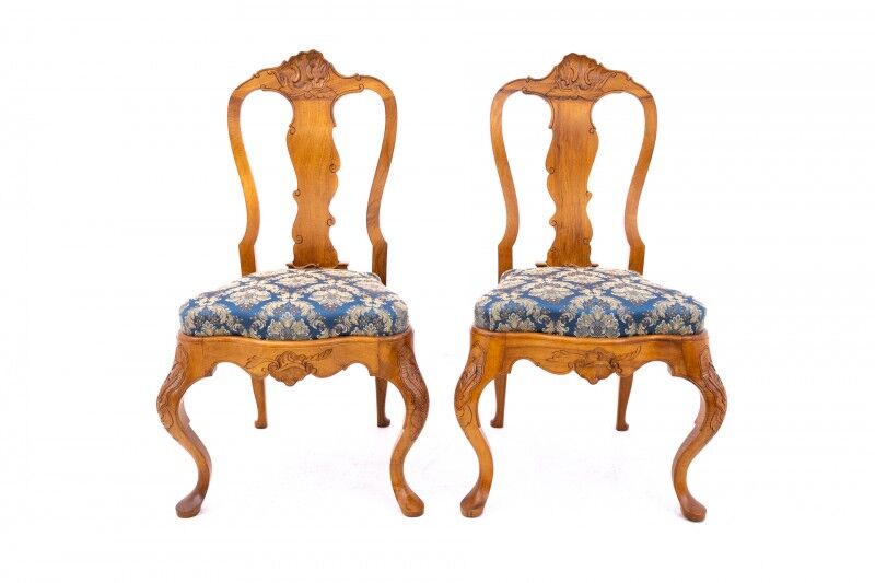 A pair of antique chairs from the late 19th century, France. After renovation.