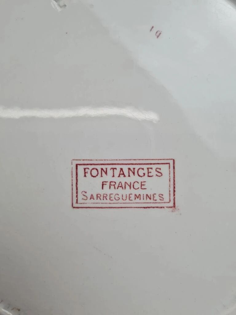 Round vintage plate Sarreguemines Fontanges red – Old ironstone