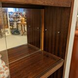 Large shallow showcase depth