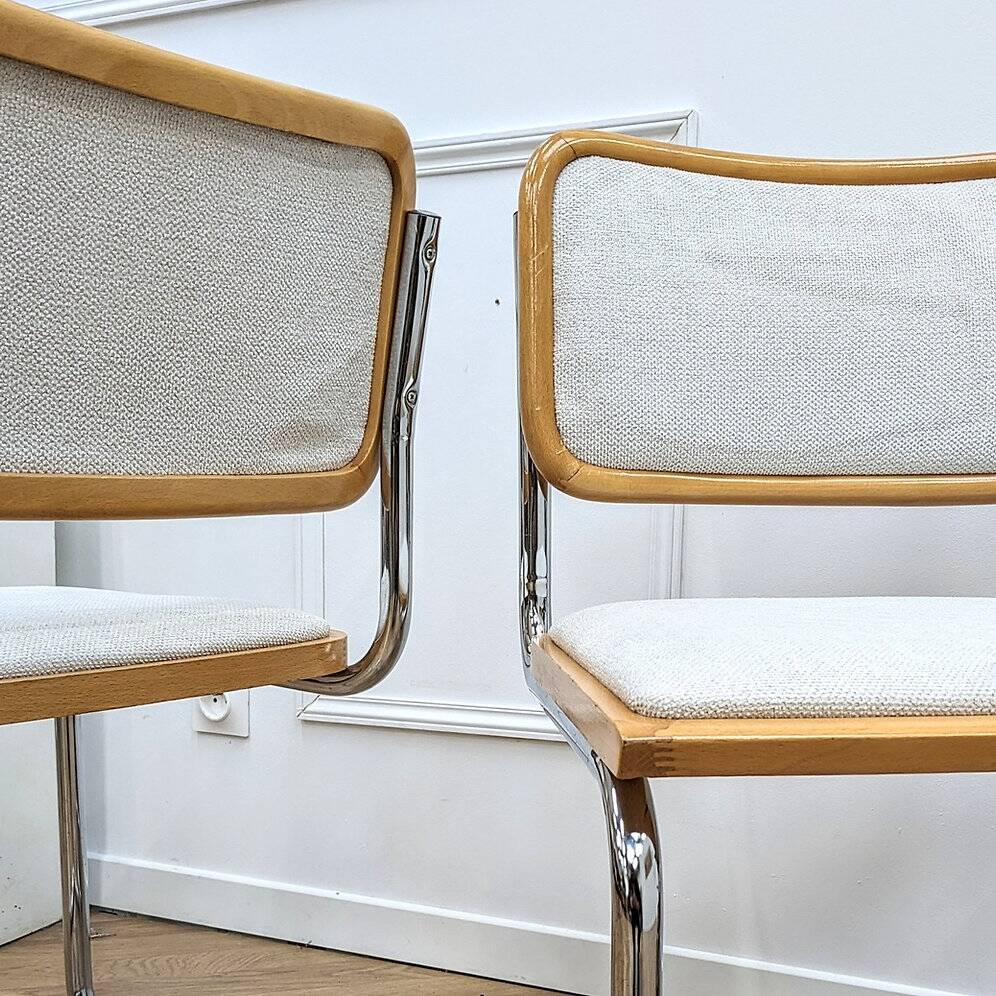 Chaise B32 en tissu rénové