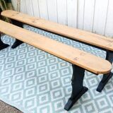 Paire de grands bancs en bois