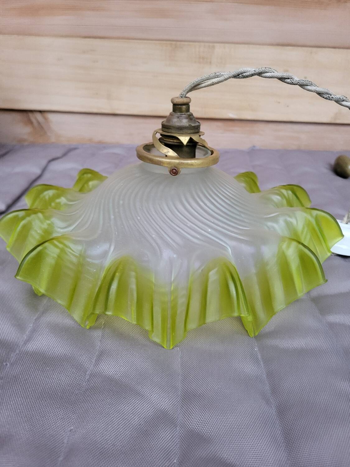 Pleated Frosted Glass Lampshade with Green Ouraline Border, 19th Century