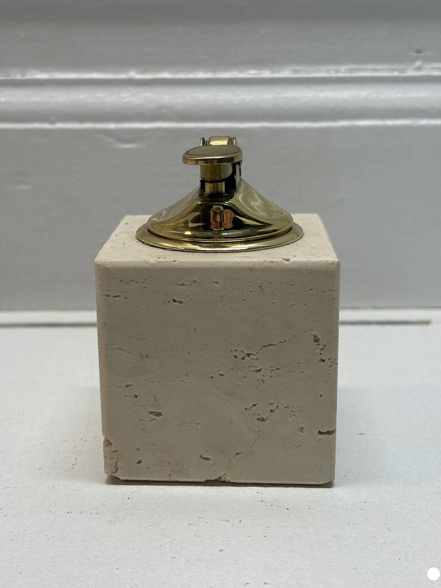 Travertine table lighter