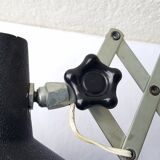 Zig zag style workshop accordion Wall lamp