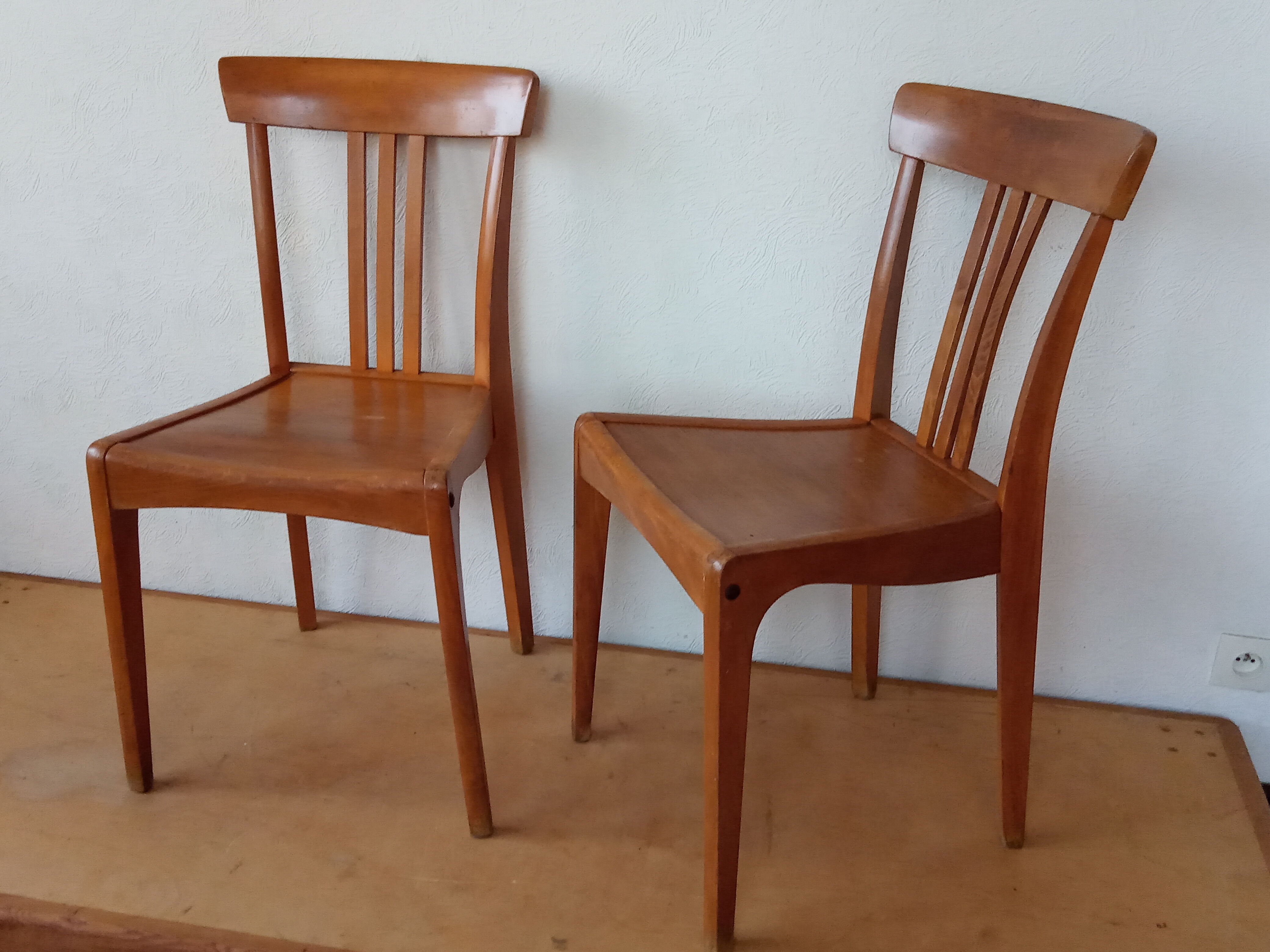 Paire de chaises bistrot Stella années 50