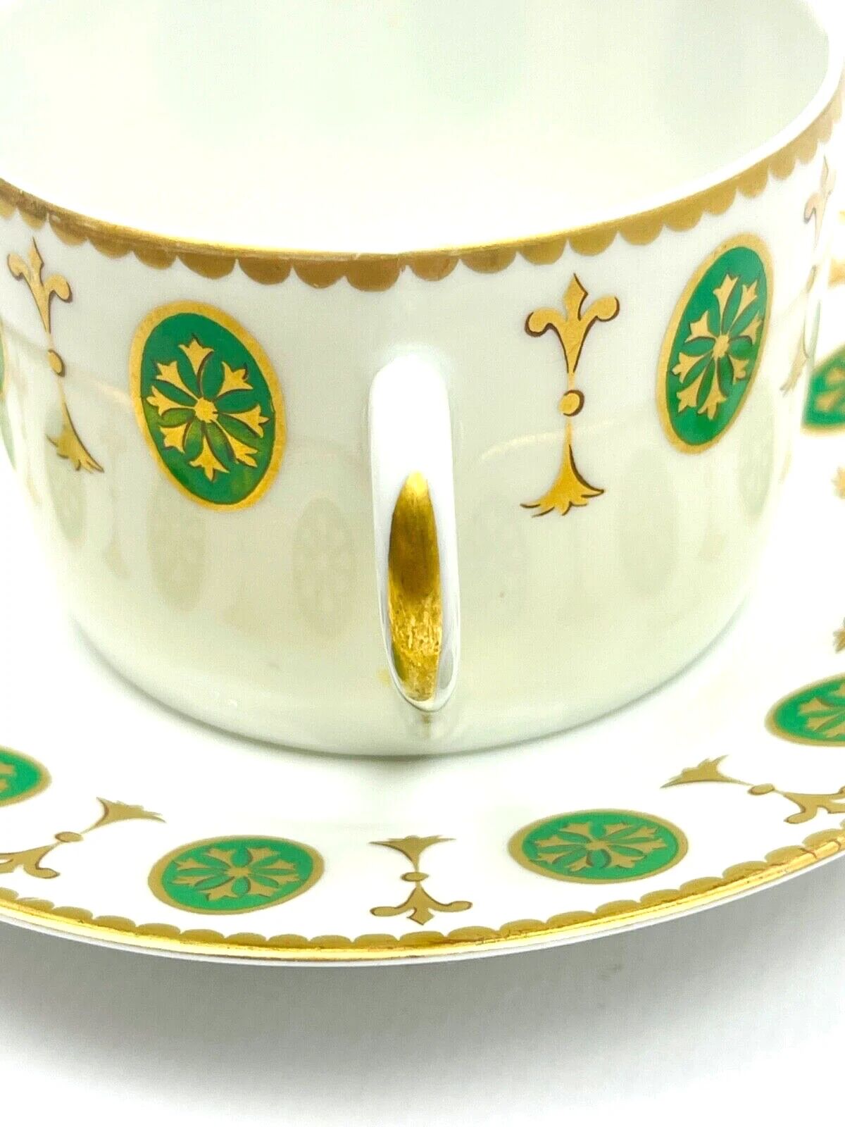 Set of 6 tea cups and 1 cream jug in Paris porcelain, Louis XVI decoration.