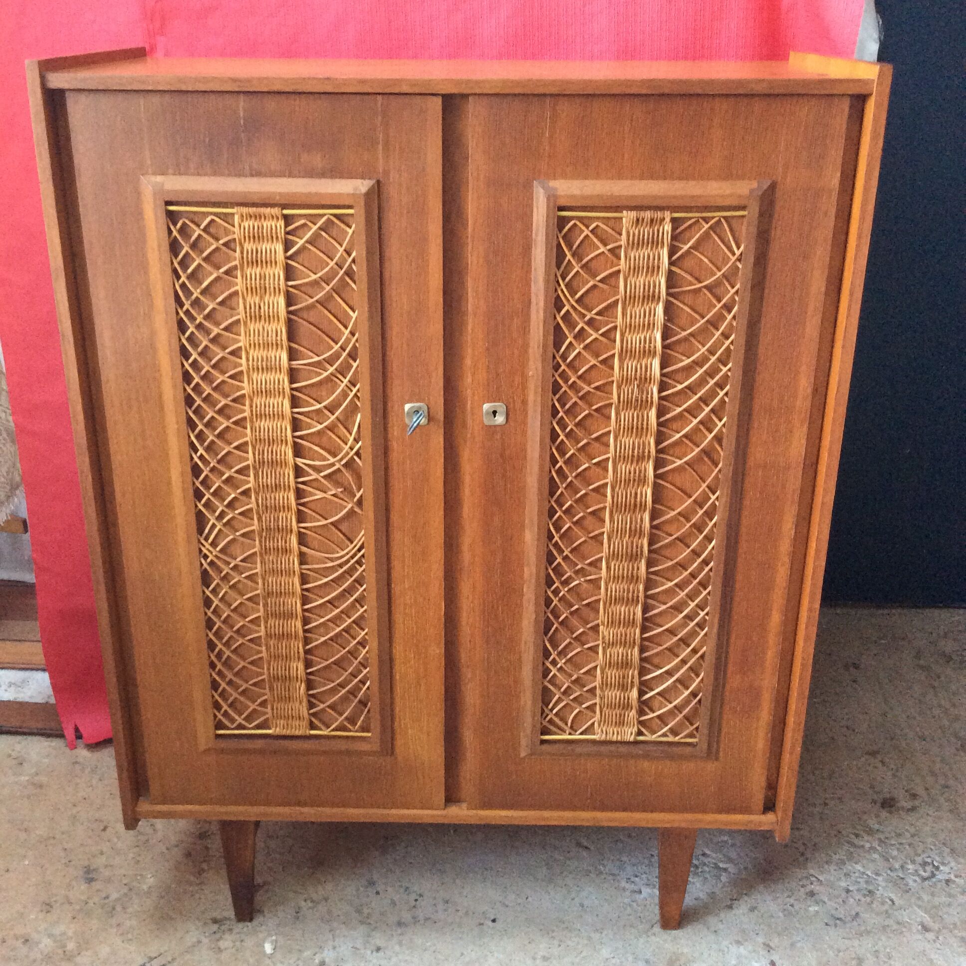 Armoire vintage bois et croisillons en rotin Selency