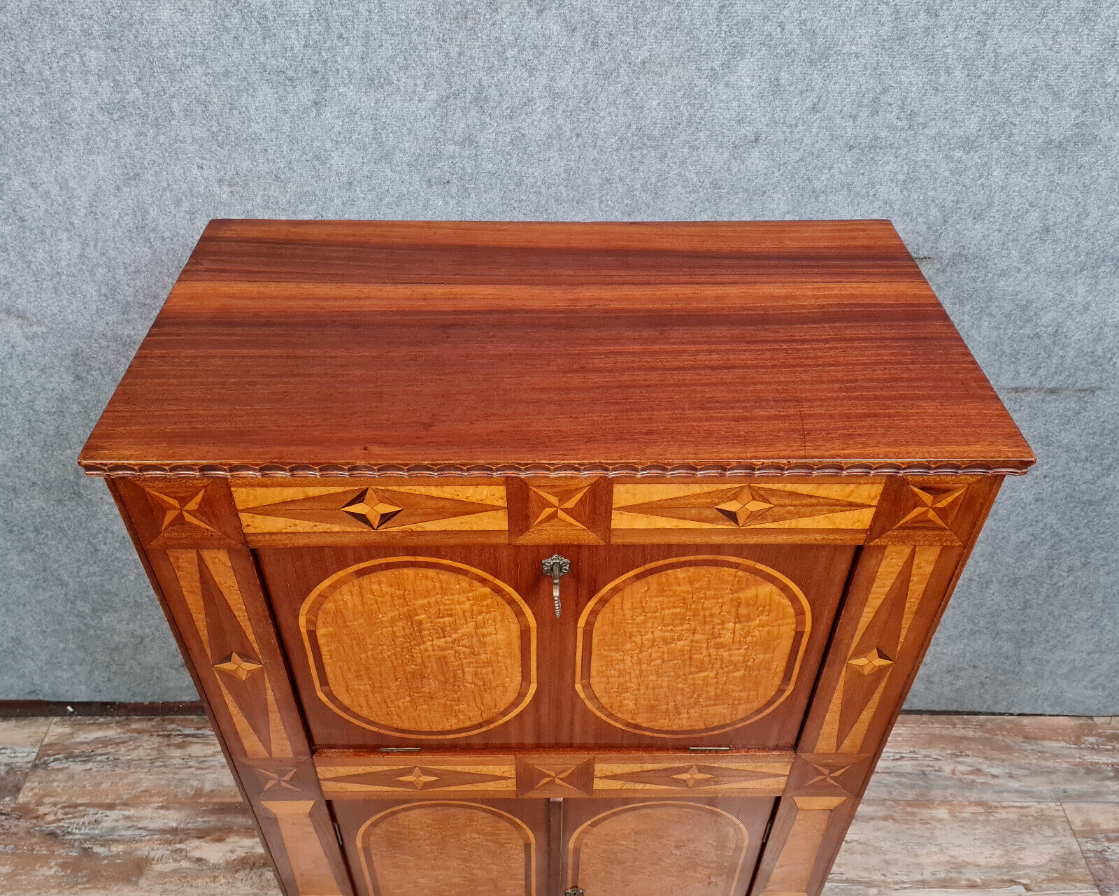 Secretary of Dame Restauration/Charles X in precious wood marquetry circa 1900