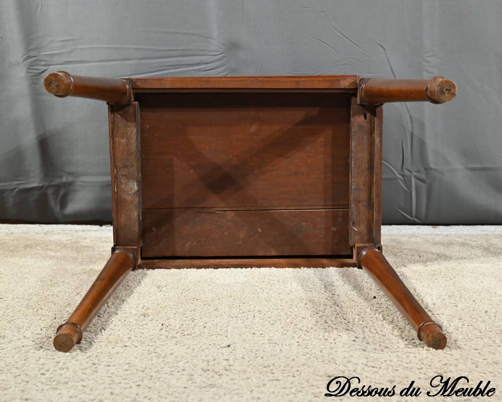 Small Mahogany Living Room Table, Louis XVI Period – Late 18th Century