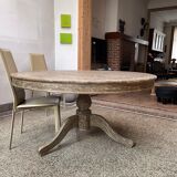 Round table solid oak