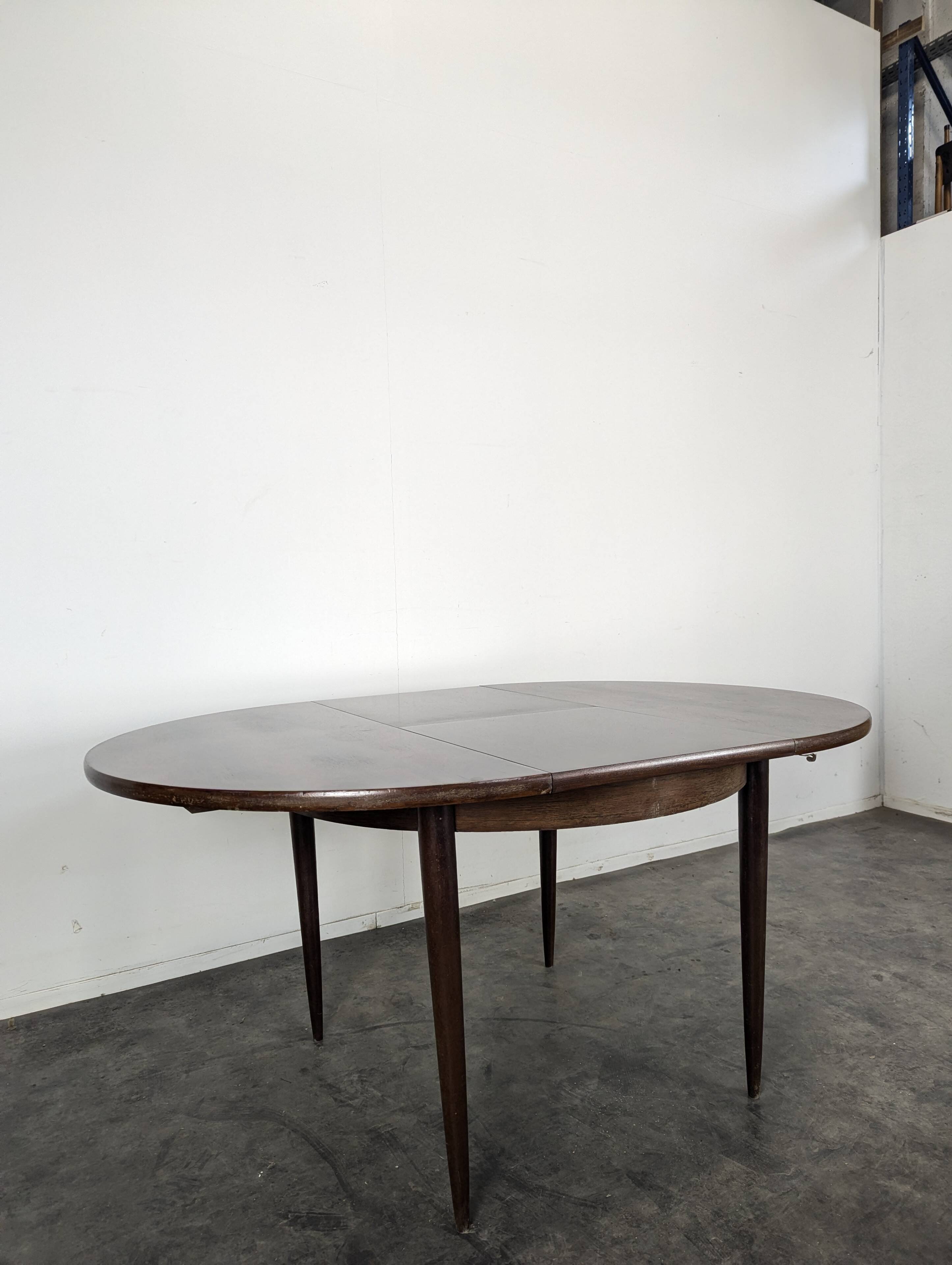 Danish dining table in rosewood