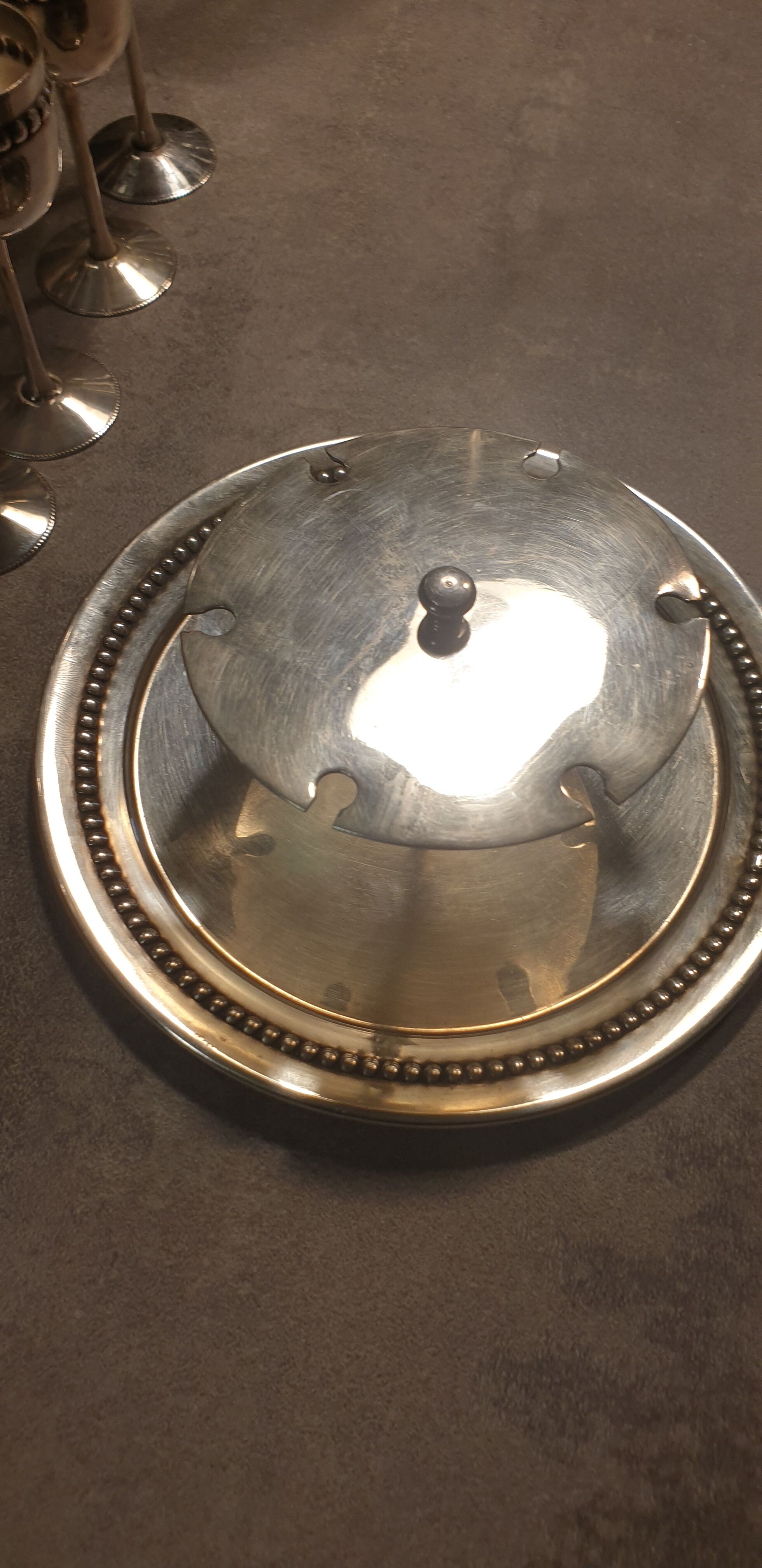 Servant eggcups metal silveré